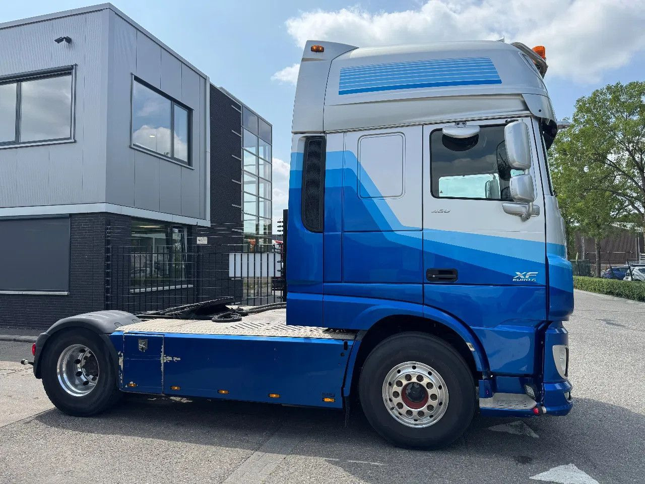 DAF XF 460 4X2 EURO 6 SKIRTS HYDRAULIC - Τράκτορας: φωτογραφία 4 DAF XF 460 4X2 EURO 6 SKIRTS HYDRAULIC - Τράκτορας: φωτογραφία 4