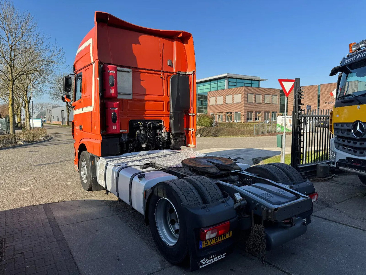 Τράκτορας DAF XF 460 4X2 RETARDER DOUBLE TANK TÜV TILL 09-2025 DAF XF 460 4X2 RETARDER DOUBLE TANK TÜV TILL 09-2025: φωτογραφία 6