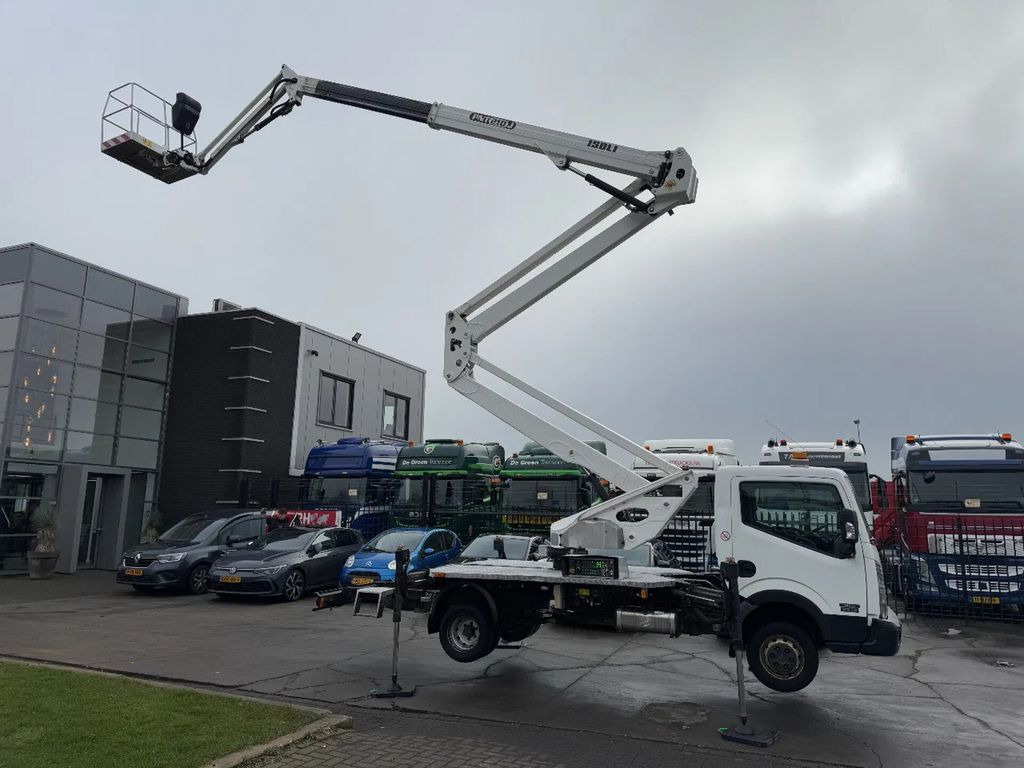 Nissan CABSTAR 35.12 + ISOLI 21 METER AERIAL PLATFORM - Φορτηγό με εναέρια πλατφόρμα: φωτογραφία 4 Nissan CABSTAR 35.12 + ISOLI 21 METER AERIAL PLATFORM - Φορτηγό με εναέρια πλατφόρμα: φωτογραφία 4