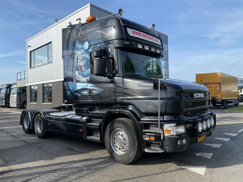 Scania T164-580 V8 6X2 + RETARDER + KIEPHYDRAULIEK - EURO 3 - MANUAL GEAR - Τράκτορας: φωτογραφία 1 Scania T164-580 V8 6X2 + RETARDER + KIEPHYDRAULIEK - EURO 3 - MANUAL GEAR - Τράκτορας: φωτογραφία 1