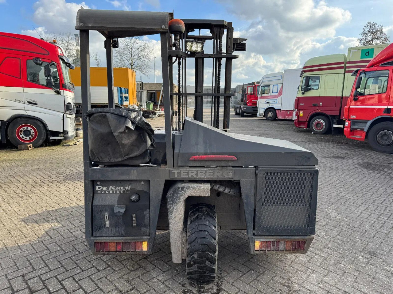 Terberg TKL-MC-3X3 - 2000KG 3,2 LIFTING HEIGHT - Περονοφόρο επί φορτηγού: φωτογραφία 5 Terberg TKL-MC-3X3 - 2000KG 3,2 LIFTING HEIGHT - Περονοφόρο επί φορτηγού: φωτογραφία 5