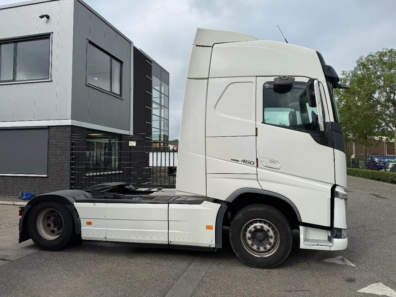 Volvo FH 460 4X2 EURO 6 SKIRTS SPOILERS HYDRAULIC - Τράκτορας: φωτογραφία 4 Volvo FH 460 4X2 EURO 6 SKIRTS SPOILERS HYDRAULIC - Τράκτορας: φωτογραφία 4