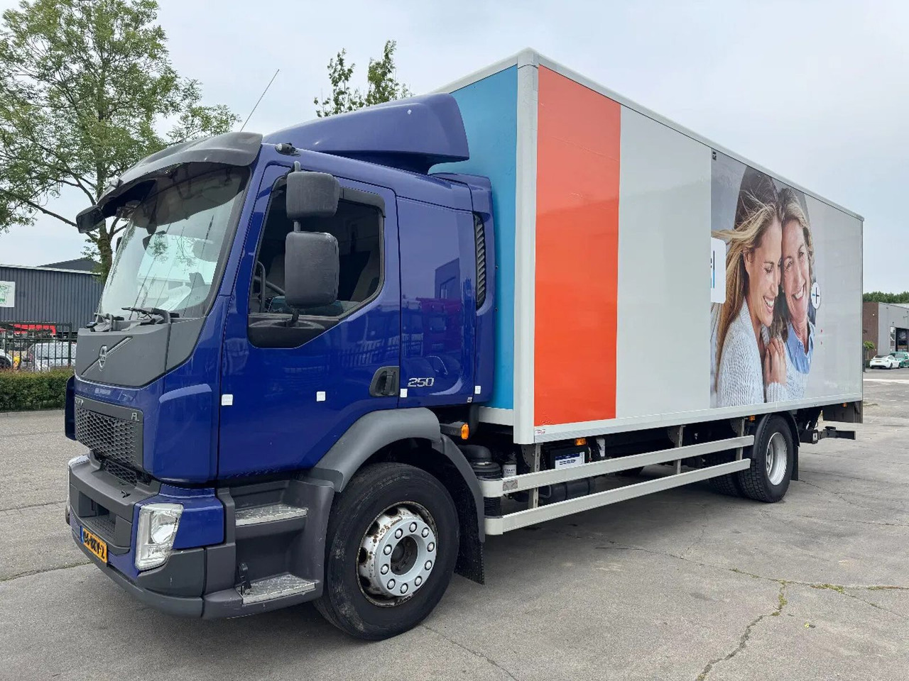 Volvo FL 250 4X2 - EURO 6 + DHOLLANDIA LIFT + TÜV 04-2 - Φορτηγό κόφα: φωτογραφία 1 Volvo FL 250 4X2 - EURO 6 + DHOLLANDIA LIFT + TÜV 04-2 - Φορτηγό κόφα: φωτογραφία 1