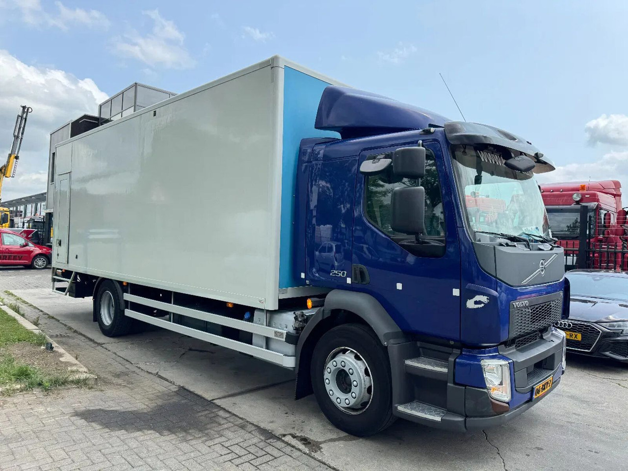 Volvo FL 250 4X2 - EURO 6 + DHOLLANDIA LIFT + TÜV 04-2 - Φορτηγό κόφα: φωτογραφία 4 Volvo FL 250 4X2 - EURO 6 + DHOLLANDIA LIFT + TÜV 04-2 - Φορτηγό κόφα: φωτογραφία 4