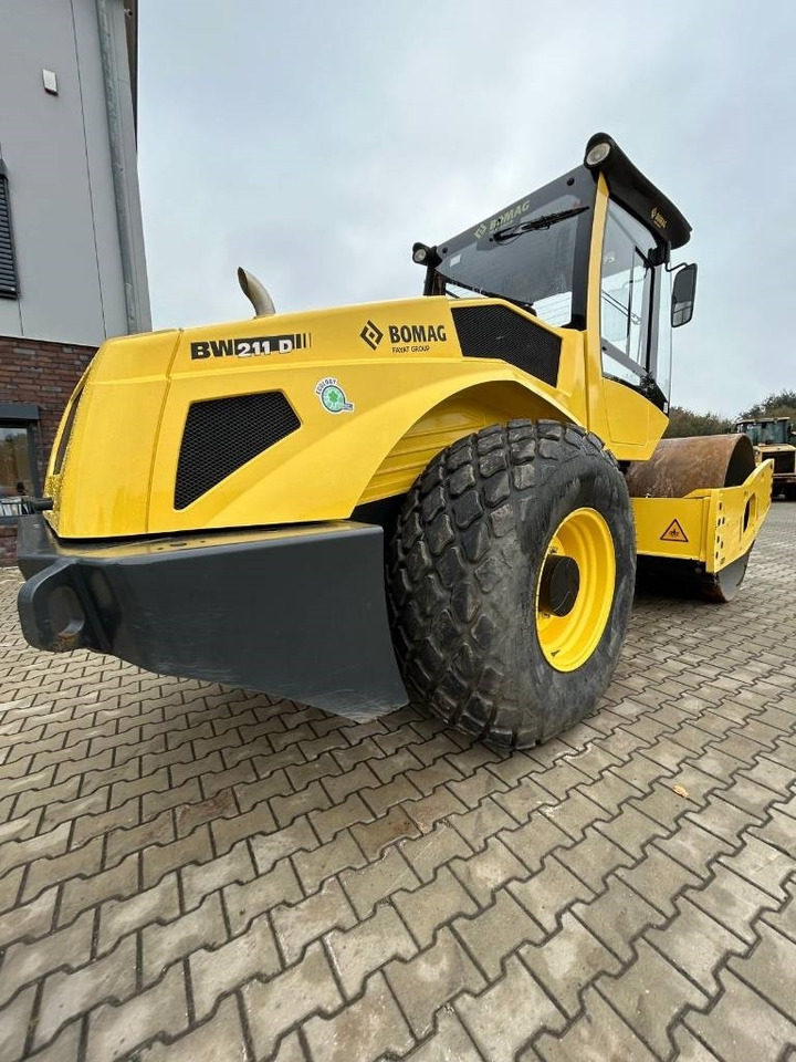 Bomag BW 211 D-5 - Οδοστρωτήρες: φωτογραφία 2 Bomag BW 211 D-5 - Οδοστρωτήρες: φωτογραφία 2