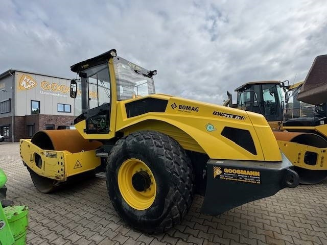 Bomag BW 213 D -5 - Οδοστρωτήρες: φωτογραφία 2 Bomag BW 213 D -5 - Οδοστρωτήρες: φωτογραφία 2