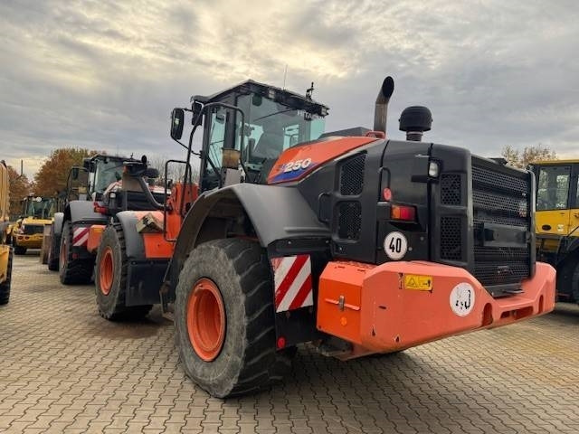 Hitachi ZW 250-6 - Ελαστιχοφόρος φορτωτής: φωτογραφία 5 Hitachi ZW 250-6 - Ελαστιχοφόρος φορτωτής: φωτογραφία 5