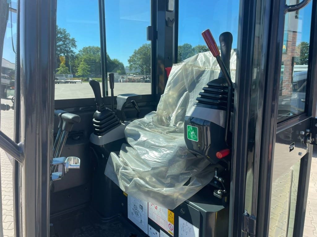 KOMATSU PC16 - Μίνι εκσκαφέας: φωτογραφία 5 KOMATSU PC16 - Μίνι εκσκαφέας: φωτογραφία 5