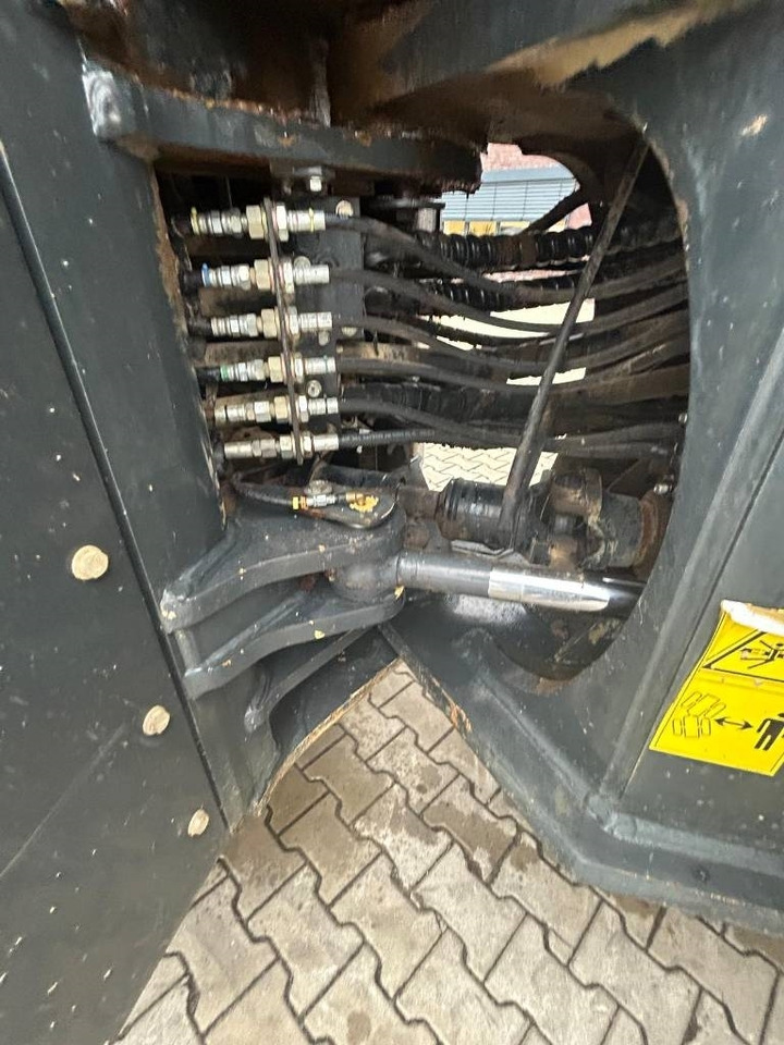 Komatsu WA 470-6 - Ελαστιχοφόρος φορτωτής: φωτογραφία 3 Komatsu WA 470-6 - Ελαστιχοφόρος φορτωτής: φωτογραφία 3