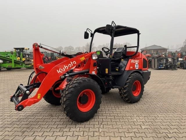 Kubota R 090 - Ελαστιχοφόρος φορτωτής: φωτογραφία 4 Kubota R 090 - Ελαστιχοφόρος φορτωτής: φωτογραφία 4