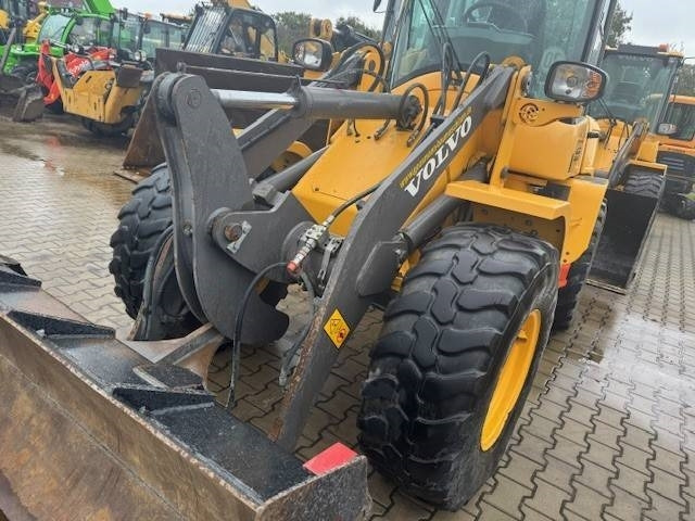 Volvo L 30 G  - Ελαστιχοφόρος φορτωτής: φωτογραφία 4 Volvo L 30 G  - Ελαστιχοφόρος φορτωτής: φωτογραφία 4