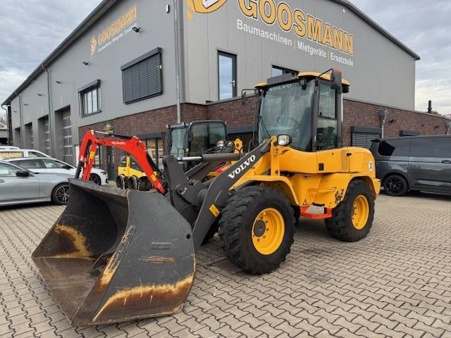 Volvo L 35 GS - Ελαστιχοφόρος φορτωτής: φωτογραφία 3 Volvo L 35 GS - Ελαστιχοφόρος φορτωτής: φωτογραφία 3