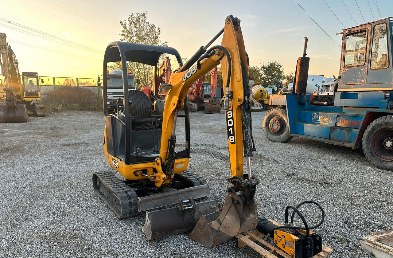 Mini escavatore Jcb 18 quintali - Μίνι εκσκαφέας: φωτογραφία 4 Mini escavatore Jcb 18 quintali - Μίνι εκσκαφέας: φωτογραφία 4