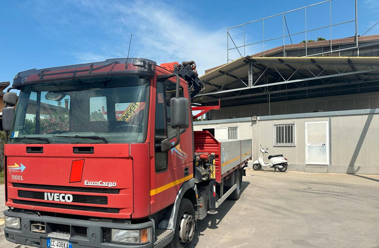 Motrice Iveco con la gru - Φορτηγό με ανοιχτή καρότσα, Φορτηγό με γερανό: φωτογραφία 2 Motrice Iveco con la gru - Φορτηγό με ανοιχτή καρότσα, Φορτηγό με γερανό: φωτογραφία 2