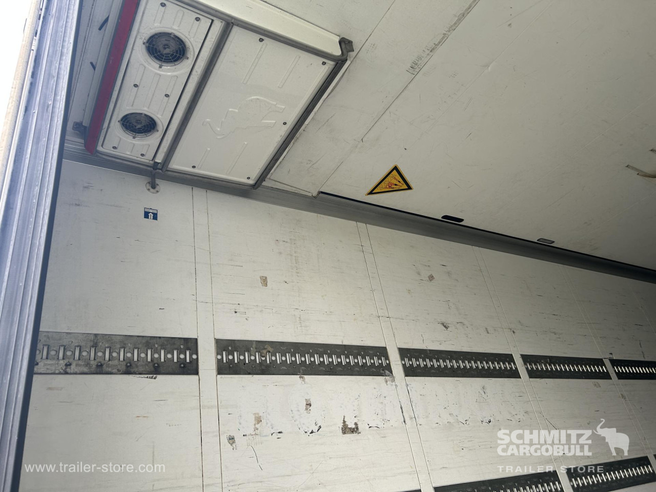SCHMITZ Reefer Multitemp Taillift - Επικαθήμενο ισοθερμικό: φωτογραφία 3 SCHMITZ Reefer Multitemp Taillift - Επικαθήμενο ισοθερμικό: φωτογραφία 3