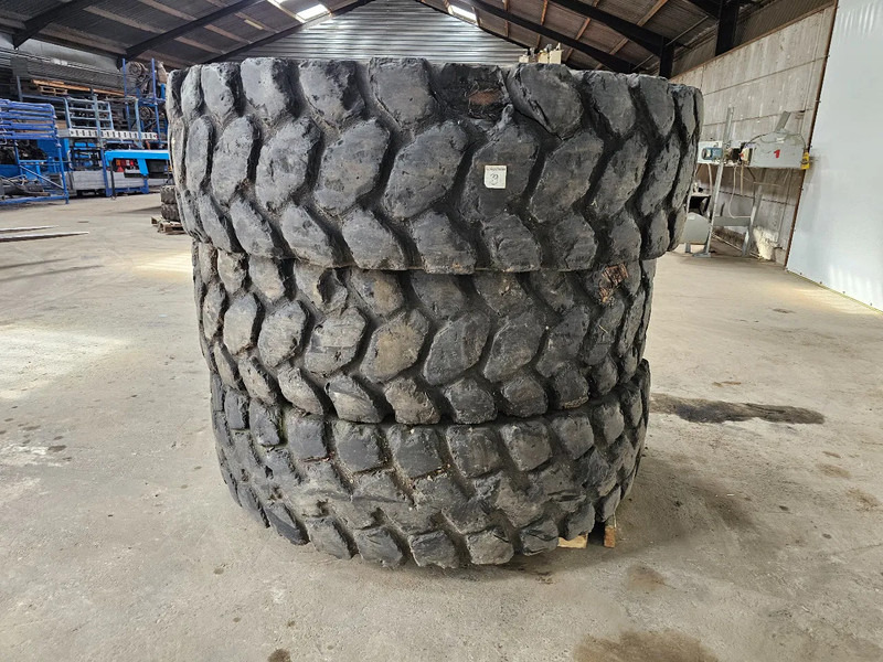 Michelin 18.00 R33 - Ελαστικό για Φορτηγό: φωτογραφία 4 Michelin 18.00 R33 - Ελαστικό για Φορτηγό: φωτογραφία 4