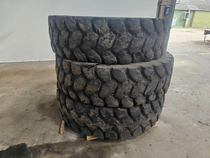 Michelin 18.00 R33 - Ελαστικό για Φορτηγό: φωτογραφία 2 Michelin 18.00 R33 - Ελαστικό για Φορτηγό: φωτογραφία 2