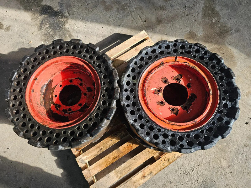 Michelin 30x10-16 - Ελαστικό για Φορτηγό: φωτογραφία 1 Michelin 30x10-16 - Ελαστικό για Φορτηγό: φωτογραφία 1