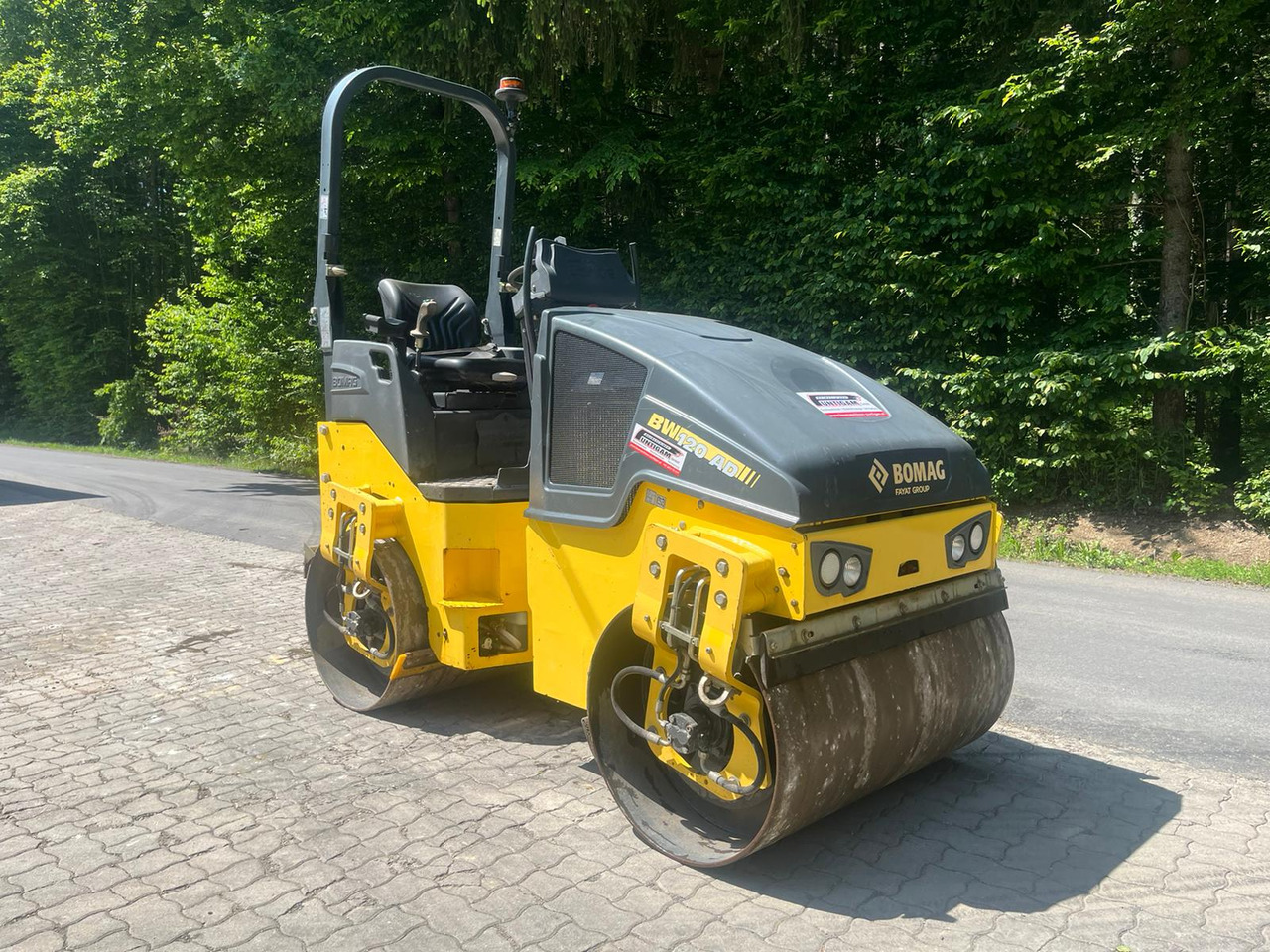 BOMAG BW 120 AD-5 - Μικρος ασφαλτικός οδοστρωτήρας: φωτογραφία 4 BOMAG BW 120 AD-5 - Μικρος ασφαλτικός οδοστρωτήρας: φωτογραφία 4