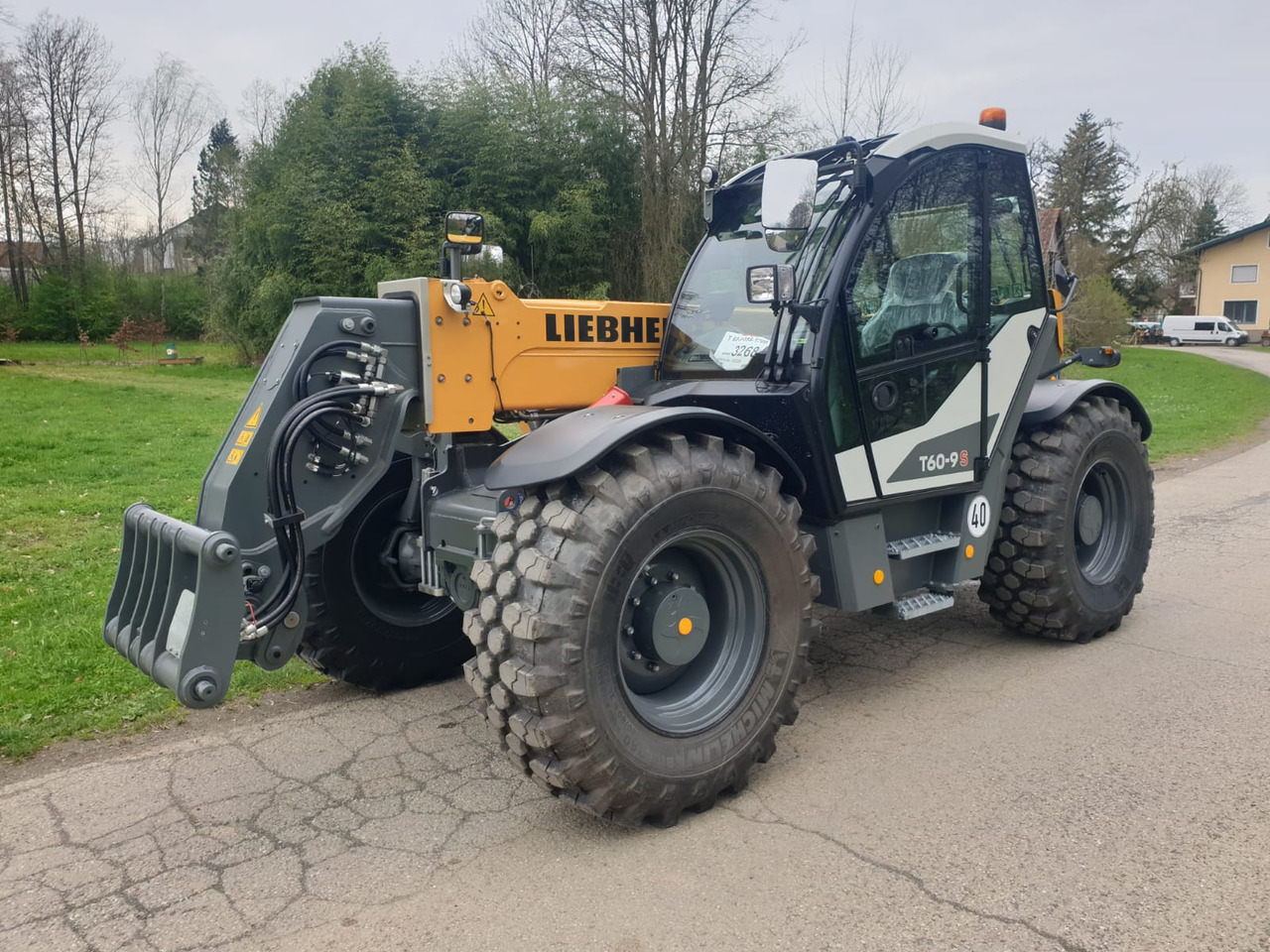 LIEBHERR T 60-9s - Τηλεσκοπικός φορτωτής: φωτογραφία 3 LIEBHERR T 60-9s - Τηλεσκοπικός φορτωτής: φωτογραφία 3
