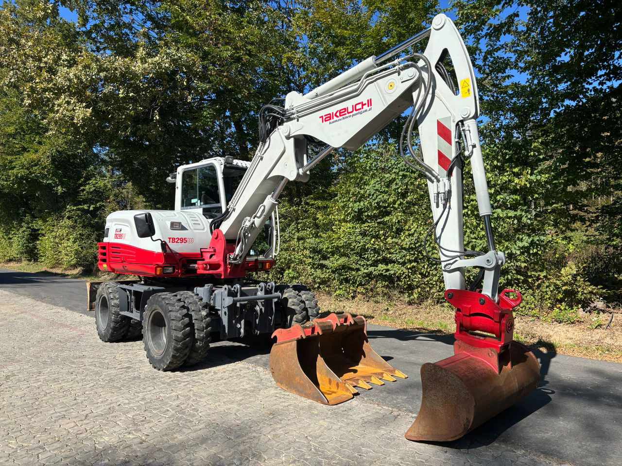 TAKEUCHI TB 295 W - Τροχοφόρος εκσκαφέας: φωτογραφία 4 TAKEUCHI TB 295 W - Τροχοφόρος εκσκαφέας: φωτογραφία 4