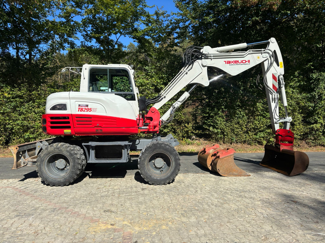 TAKEUCHI TB 295 W - Τροχοφόρος εκσκαφέας: φωτογραφία 2 TAKEUCHI TB 295 W - Τροχοφόρος εκσκαφέας: φωτογραφία 2