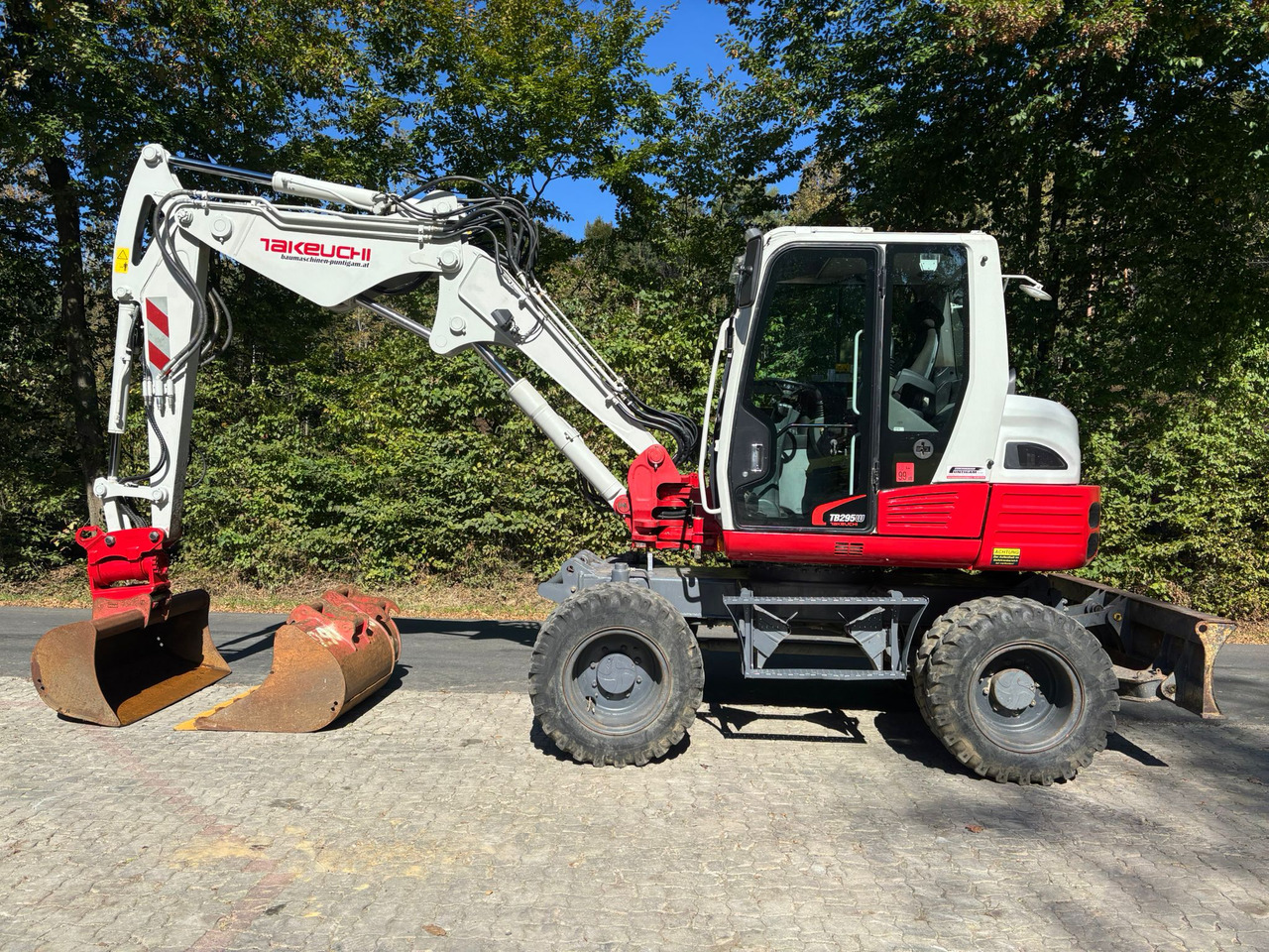TAKEUCHI TB 295 W - Τροχοφόρος εκσκαφέας: φωτογραφία 1 TAKEUCHI TB 295 W - Τροχοφόρος εκσκαφέας: φωτογραφία 1