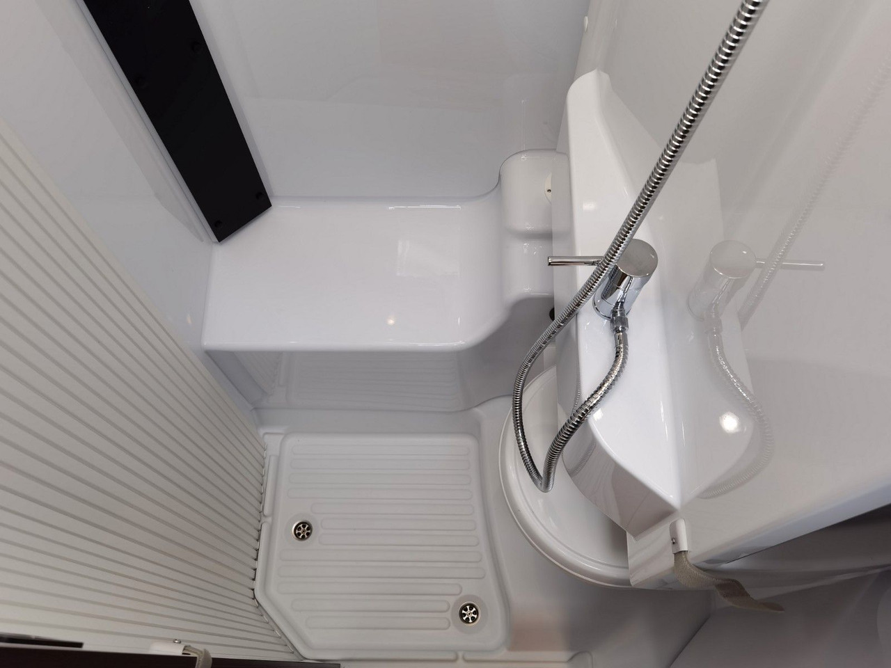 Ημιενιαίο αυτοκινούμενο Chausson 627 TITANIUM / -2026- / 165PS-8G. / EINZELBETTEN: φωτογραφία 23 Ημιενιαίο αυτοκινούμενο Chausson 627 TITANIUM / -2026- / 165PS-8G. / EINZELBETTEN: φωτογραφία 23