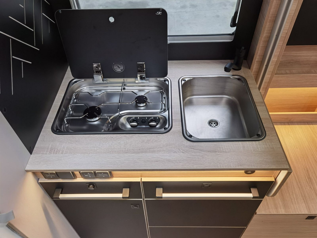 Ημιενιαίο αυτοκινούμενο Chausson 630 TITANIUM / - 2026 - / EINZEL.- HUBBETTEN: φωτογραφία 16