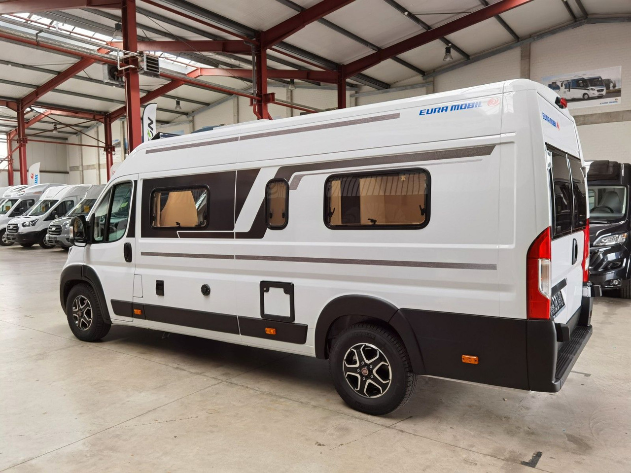 Eura Mobil VAN 635 EB / 180 PS -9G / EINZELBETTEN - Αυτοκινούμενο βαν: φωτογραφία 5 Eura Mobil VAN 635 EB / 180 PS -9G / EINZELBETTEN - Αυτοκινούμενο βαν: φωτογραφία 5