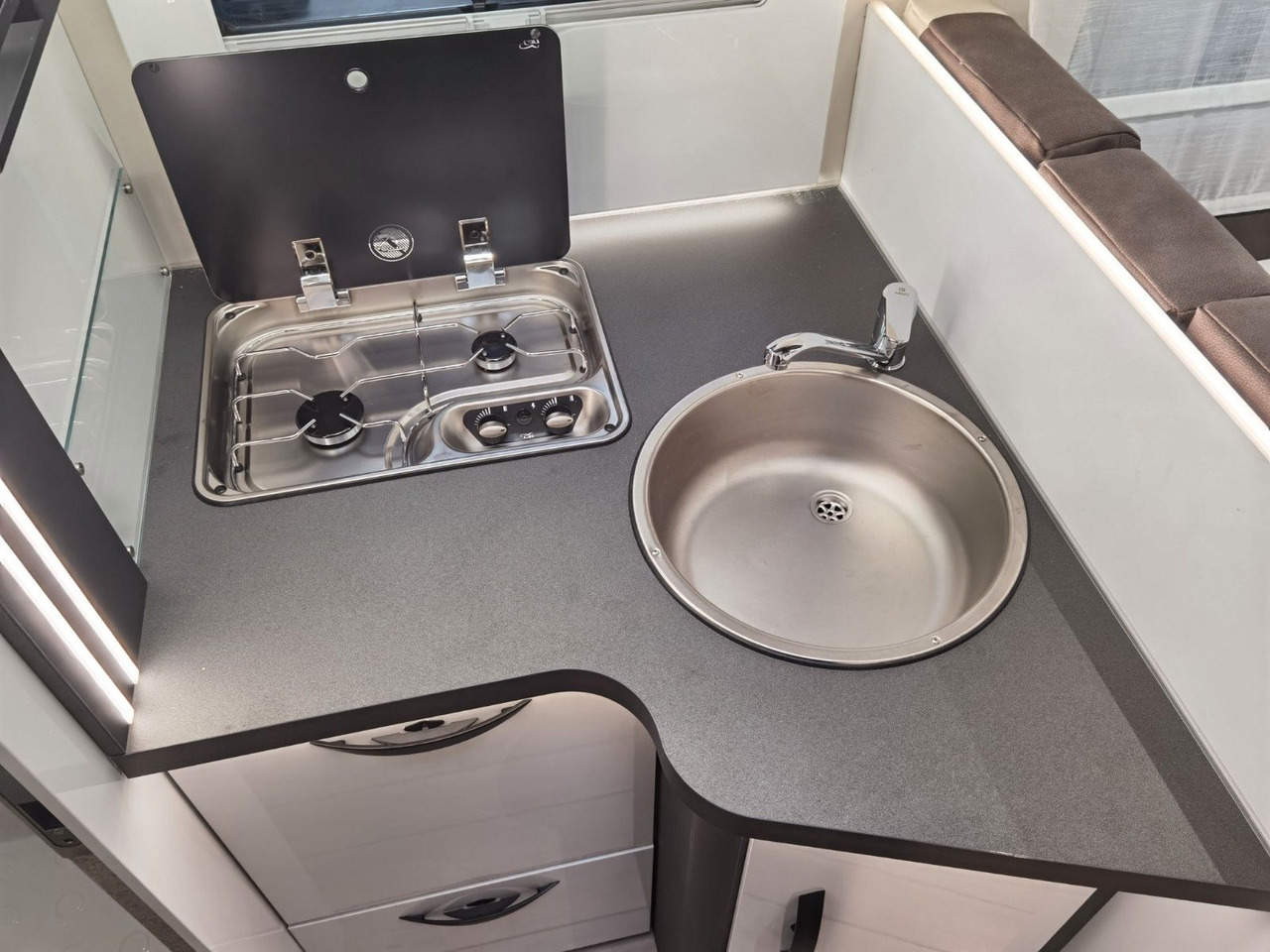 Ημιενιαίο αυτοκινούμενο Forster T 745 EB /-2025-/ 140PS / EINZELBETTEN & RAUMBAD: φωτογραφία 17