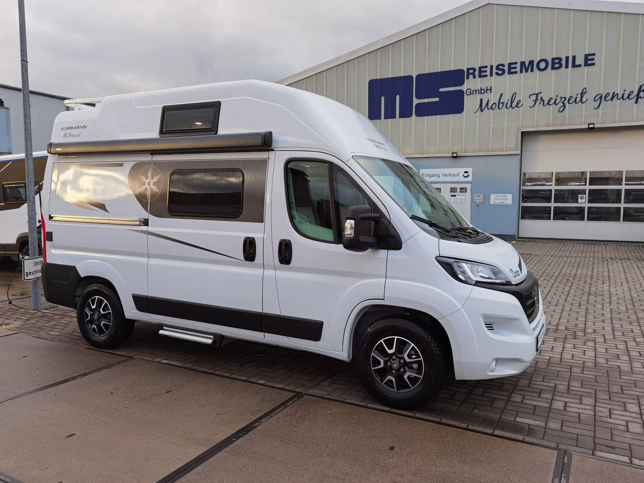 Karmann DEXTER 550 / 140PS / CONCEPT - PAKET & HUBBETT - Αυτοκινούμενο βαν: φωτογραφία 4 Karmann DEXTER 550 / 140PS / CONCEPT - PAKET & HUBBETT - Αυτοκινούμενο βαν: φωτογραφία 4