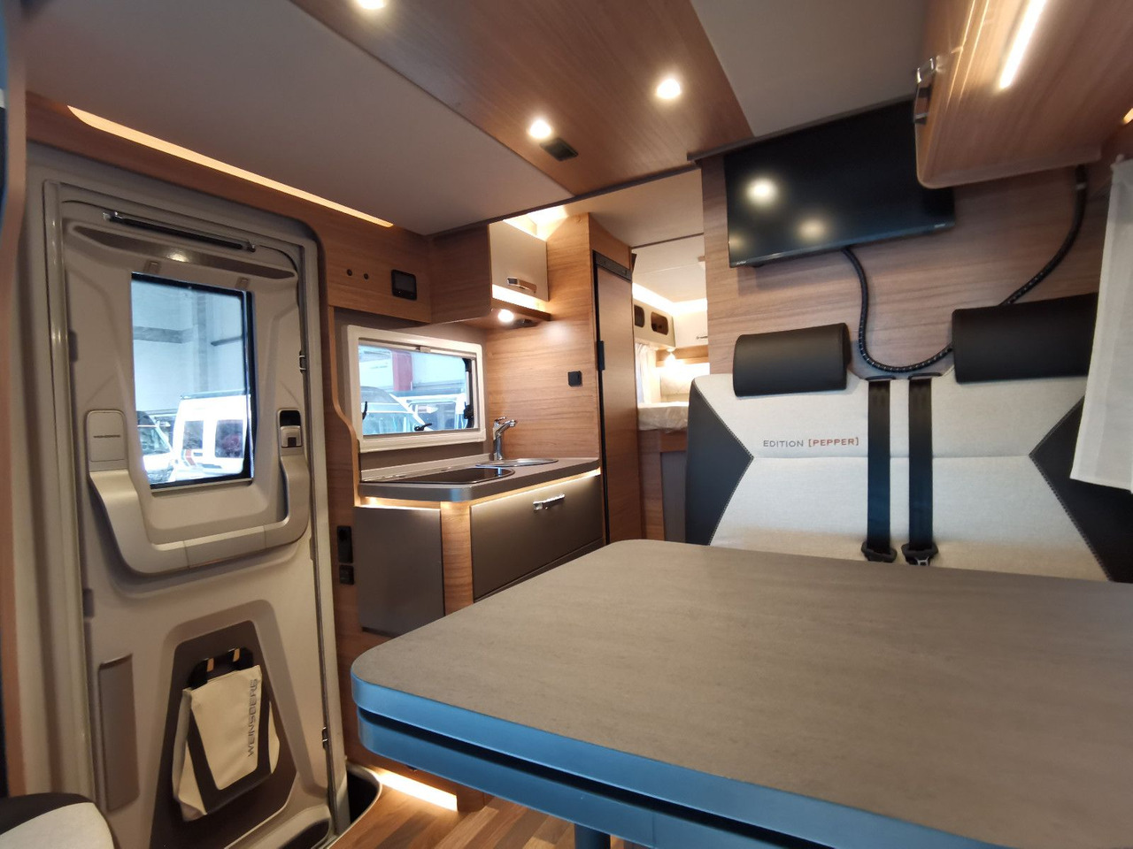 Νέα Ημιενιαίο αυτοκινούμενο Weinsberg CARACOMPACT SUITE 640 MEG PEPPER / - MODELL 2025 Weinsberg CARACOMPACT SUITE 640 MEG PEPPER / - MODELL 2025: φωτογραφία 13