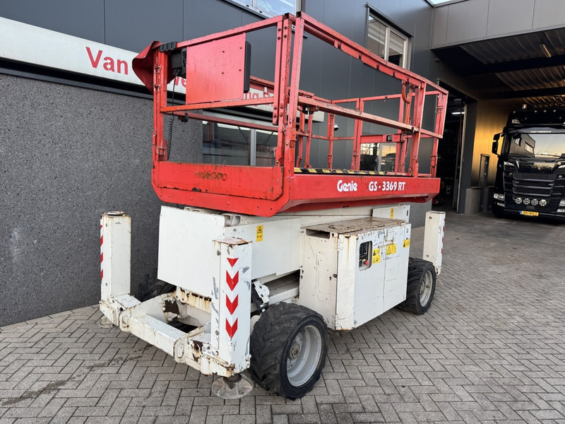 Genie GS 3369 RT Hoogwerker / Arbeitsbuhne 12mtr werkhoogte 4x4 Kubota DIESEL 2013 - Ψαλιδωτό ανυψωτικό: φωτογραφία 3 Genie GS 3369 RT Hoogwerker / Arbeitsbuhne 12mtr werkhoogte 4x4 Kubota DIESEL 2013 - Ψαλιδωτό ανυψωτικό: φωτογραφία 3