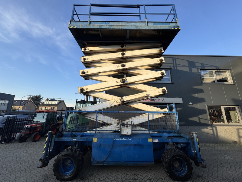 Holland lift Combistar B-195DL25 Schaarhoogwerker 22M Werkhoogte Hatz Diesel 4X4 2003 - Ψαλιδωτό ανυψωτικό: φωτογραφία 4 Holland lift Combistar B-195DL25 Schaarhoogwerker 22M Werkhoogte Hatz Diesel 4X4 2003 - Ψαλιδωτό ανυψωτικό: φωτογραφία 4