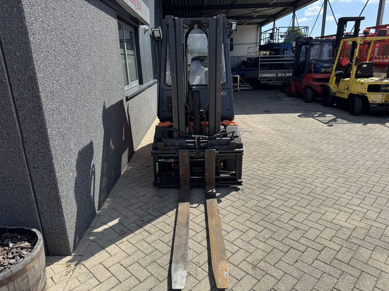Linde H30T- 03 - Υγραεριοκίνητο περονοφόρο: φωτογραφία 4 Linde H30T- 03 - Υγραεριοκίνητο περονοφόρο: φωτογραφία 4