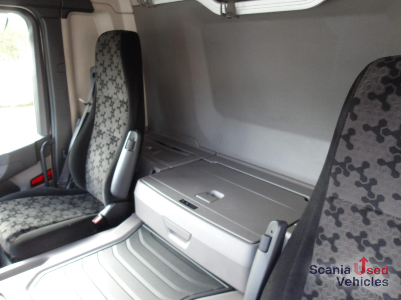 Φορτηγό για τη μεταφορά ποτών SCANIA P 320 B6x2*4LB / Full Air / Getränkefahrzeug: φωτογραφία 12 Φορτηγό για τη μεταφορά ποτών SCANIA P 320 B6x2*4LB / Full Air / Getränkefahrzeug: φωτογραφία 12