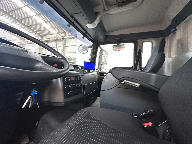 Φορτηγό κόφα MAN TGS 26.360 AIRCO / 6x2: φωτογραφία 11