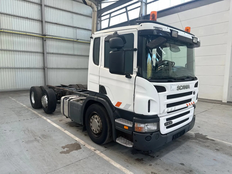 Scania P230 6X2 / Essieu relevable directionnel / Stuurbare liftas / Steerable lift axle / RETARDER / 481205 - Φορτηγό σασί: φωτογραφία 5 Scania P230 6X2 / Essieu relevable directionnel / Stuurbare liftas / Steerable lift axle / RETARDER / 481205 - Φορτηγό σασί: φωτογραφία 5