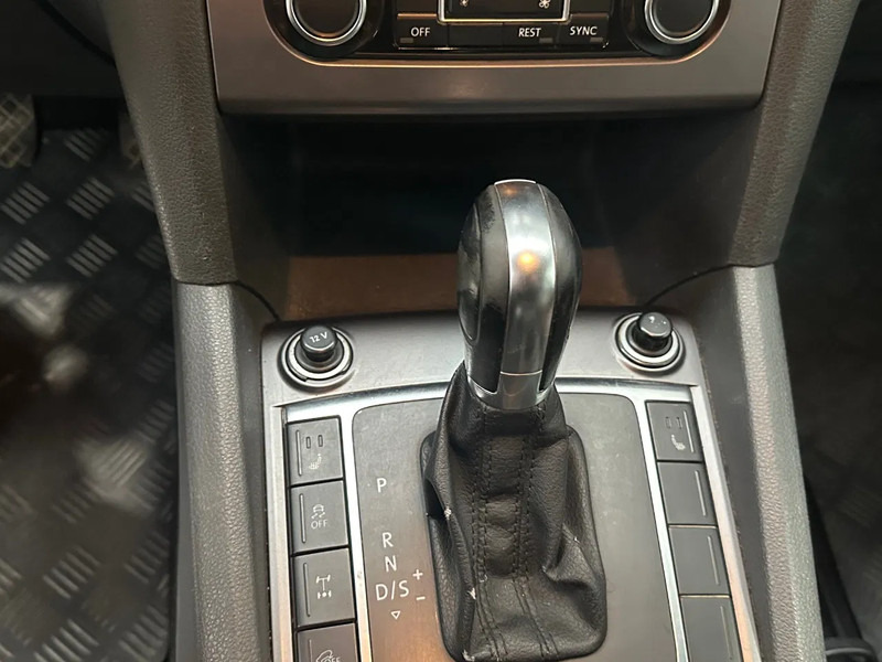 Hatchback Volkswagen Amarok 2.0 / AUTOMAAT: φωτογραφία 12