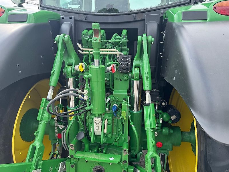 John Deere 6R215 AP 50KM COMMAND-PRO 2023 2690 UUR!!! - Τρακτέρ: φωτογραφία 4 John Deere 6R215 AP 50KM COMMAND-PRO 2023 2690 UUR!!! - Τρακτέρ: φωτογραφία 4
