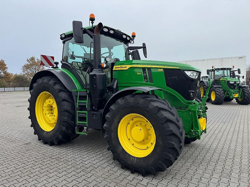 John Deere 6R250 AP 50KM COMMAND-PRO FH+FA 2022 2800 UUR!!! - Τρακτέρ: φωτογραφία 3 John Deere 6R250 AP 50KM COMMAND-PRO FH+FA 2022 2800 UUR!!! - Τρακτέρ: φωτογραφία 3