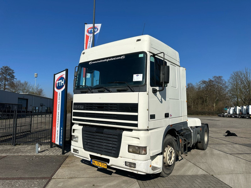 DAF XF95.430 SpaceCab Manual gearbox Euro2 - Τράκτορας: φωτογραφία 2 DAF XF95.430 SpaceCab Manual gearbox Euro2 - Τράκτορας: φωτογραφία 2
