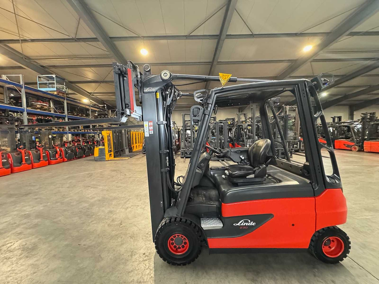 09/2021 SERVICE+UVV 10/2026 LINDE E30 TRIPLEX 513CM 3RD+4TH VALVE FORK ADJUSTER ELECTRIC FORKLIFT 5.255 HOURS - Περονοφόρο όχημα: φωτογραφία 3 09/2021 SERVICE+UVV 10/2026 LINDE E30 TRIPLEX 513CM 3RD+4TH VALVE FORK ADJUSTER ELECTRIC FORKLIFT 5.255 HOURS - Περονοφόρο όχημα: φωτογραφία 3