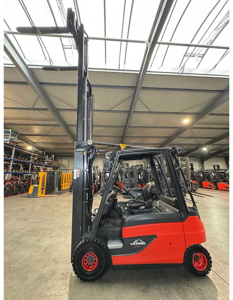 09/2021 SERVICE+UVV 10/2026 LINDE E30 TRIPLEX 513CM 3RD+4TH VALVE FORK ADJUSTER ELECTRIC FORKLIFT 5.255 HOURS - Περονοφόρο όχημα: φωτογραφία 4 09/2021 SERVICE+UVV 10/2026 LINDE E30 TRIPLEX 513CM 3RD+4TH VALVE FORK ADJUSTER ELECTRIC FORKLIFT 5.255 HOURS - Περονοφόρο όχημα: φωτογραφία 4