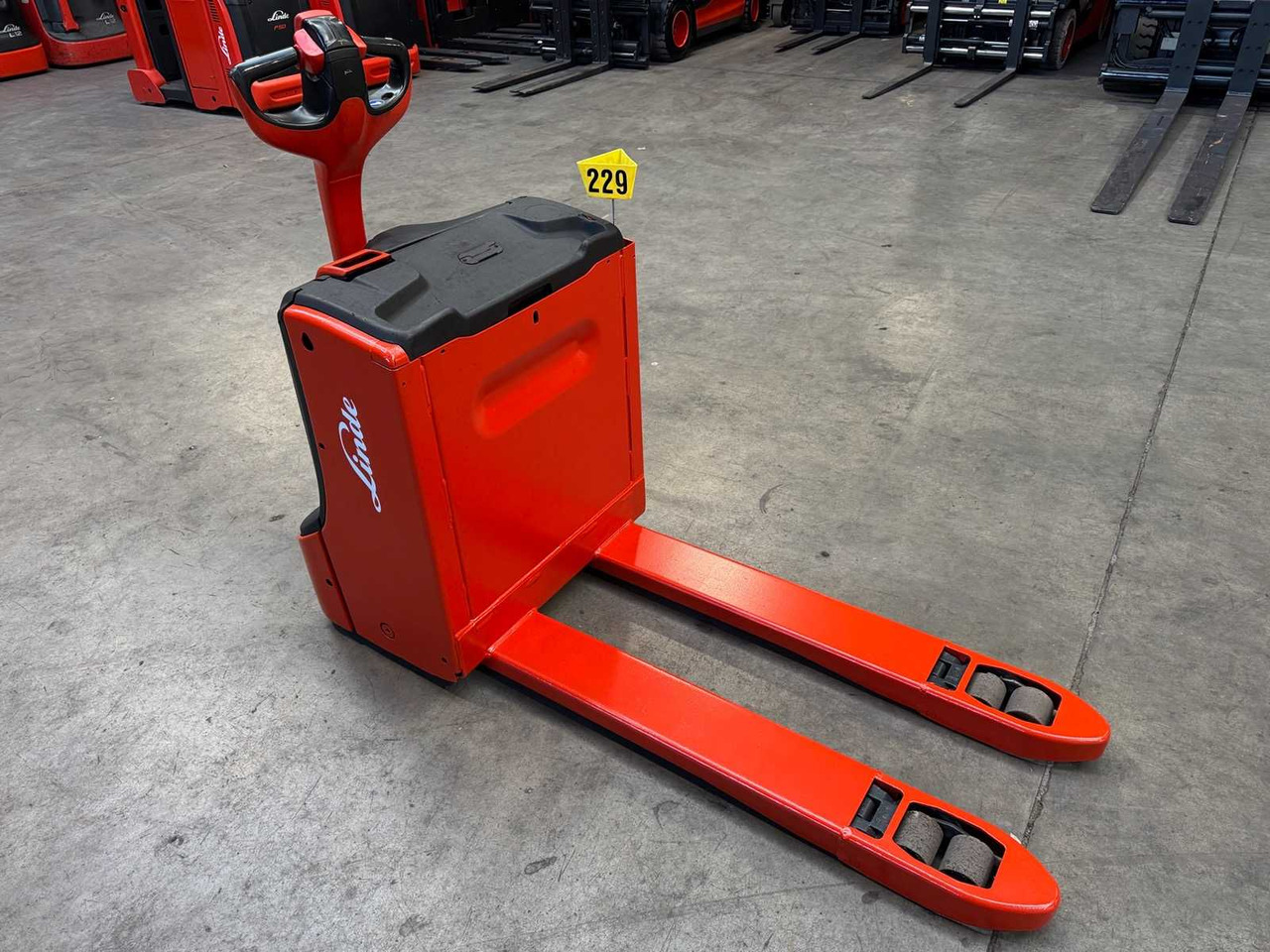 17/2024 LINDE T16 1,600KG PALLET TRUCK ANT STACKER INITIAL STROKE 1,691 HOURS - Περονοφόρο όχημα: φωτογραφία 2 17/2024 LINDE T16 1,600KG PALLET TRUCK ANT STACKER INITIAL STROKE 1,691 HOURS - Περονοφόρο όχημα: φωτογραφία 2