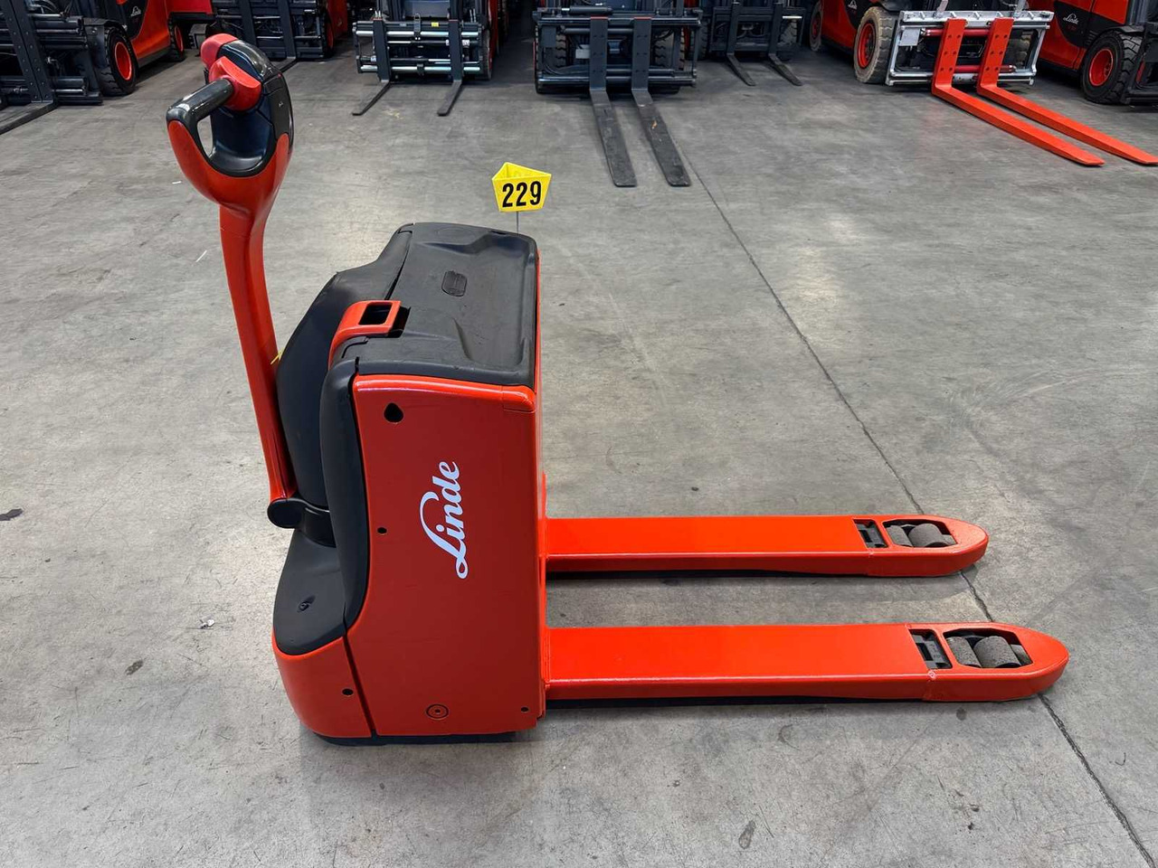 17/2024 LINDE T16 1,600KG PALLET TRUCK ANT STACKER INITIAL STROKE 1,691 HOURS - Περονοφόρο όχημα: φωτογραφία 3 17/2024 LINDE T16 1,600KG PALLET TRUCK ANT STACKER INITIAL STROKE 1,691 HOURS - Περονοφόρο όχημα: φωτογραφία 3