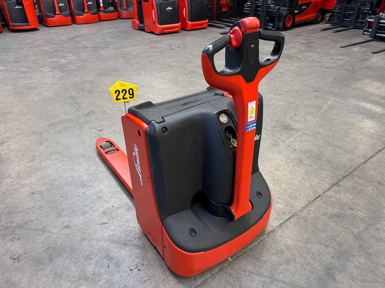 17/2024 LINDE T16 1,600KG PALLET TRUCK ANT STACKER INITIAL STROKE 1,691 HOURS - Περονοφόρο όχημα: φωτογραφία 5 17/2024 LINDE T16 1,600KG PALLET TRUCK ANT STACKER INITIAL STROKE 1,691 HOURS - Περονοφόρο όχημα: φωτογραφία 5