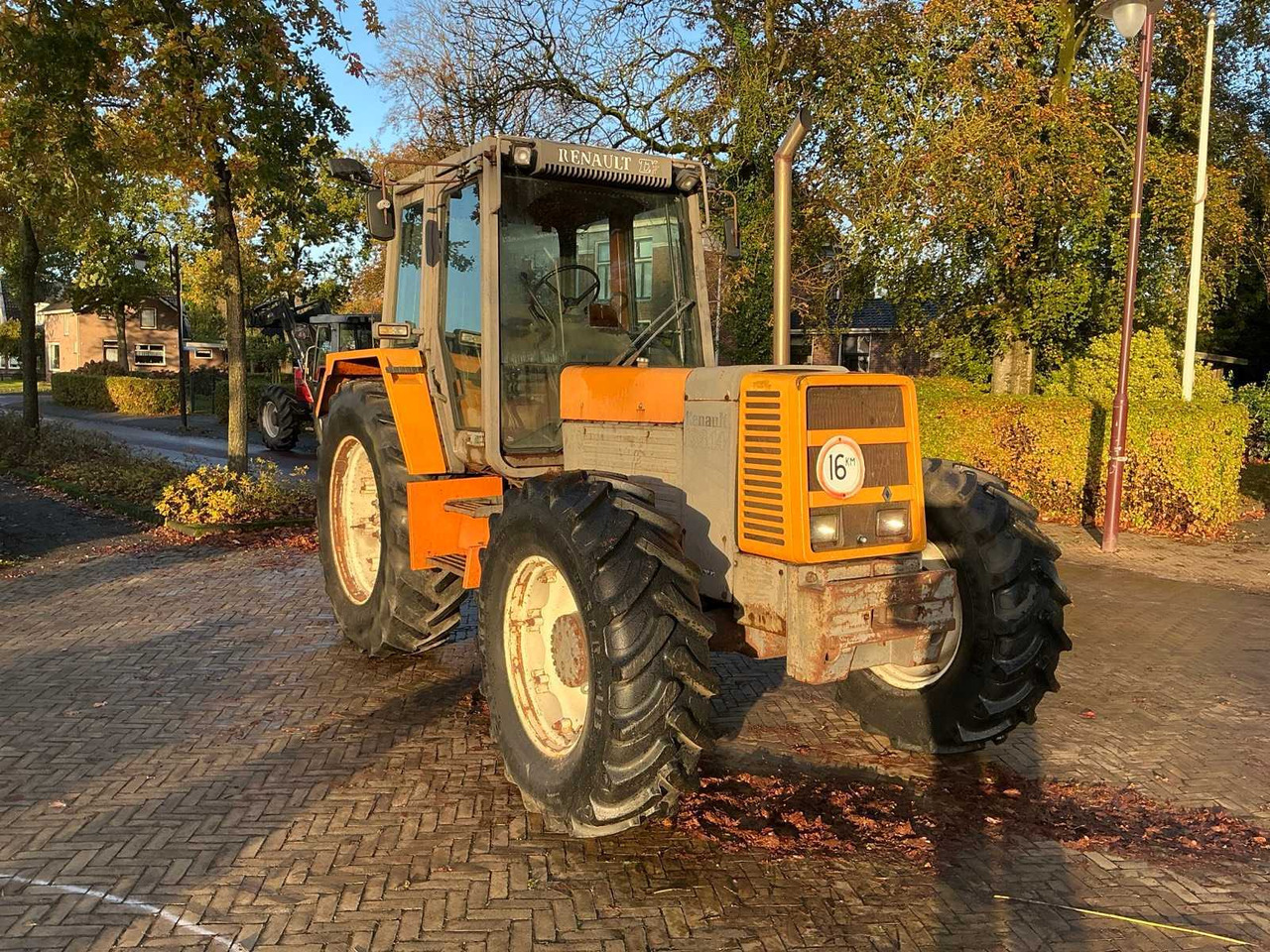 1987 RENAULT 133.14 ALL-WHEEL DRIVE FARM TRACTOR - Τρακτέρ: φωτογραφία 3 1987 RENAULT 133.14 ALL-WHEEL DRIVE FARM TRACTOR - Τρακτέρ: φωτογραφία 3