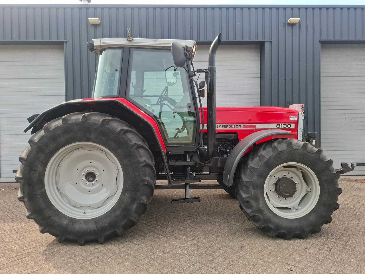 1997 MASSEY FERGUSON 8130 DYNASHIFT ALL-WHEEL DRIVE FARM TRACTOR - Τρακτέρ: φωτογραφία 4 1997 MASSEY FERGUSON 8130 DYNASHIFT ALL-WHEEL DRIVE FARM TRACTOR - Τρακτέρ: φωτογραφία 4